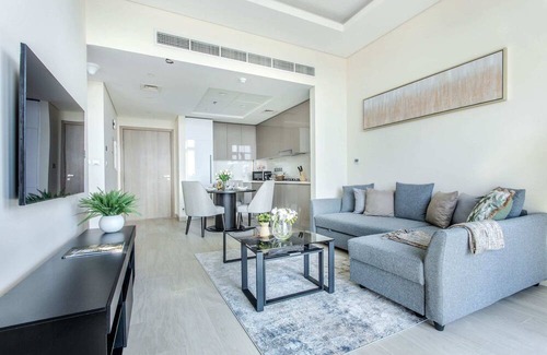 Jadaf Apartment | Contemporary 1BR w/Burj Khalifa Views in Al Jaddaf