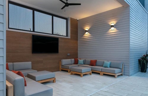 White Plains Apartment | Peaceful and Serene Very large 2 bedroom with scenic wooded views