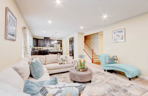 Rossville House | A Spacious Haven for Ultimate Comfort