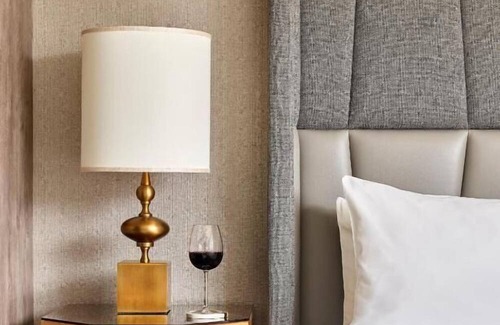 Logan Circle House | Unwind In Our Haven Of Tranquility! Onsite Parking, Rooftop Pool!