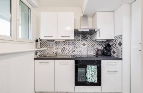 Bordeaux Sud Apartment | Apartment 'Casa Thomas' with Balcony, Wi-Fi and Air Conditioning