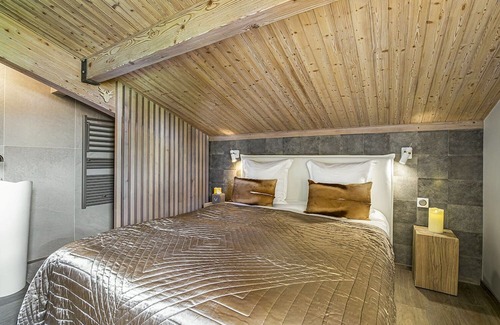 Demi-Quartier Villa | Apartment Paws - Three Bedroom Villa, Sleeps 7