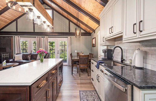 Rapid City House | 🪢 Beautiful 3BDR Home by Torch Lake Sandbar