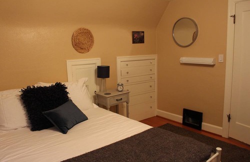 Mount Scott-Arleta House | Beautiful Tudor style furnished mid term rental available Nov 30th - Feb 29