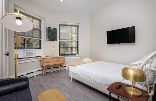Prudential - St. Botolph Apartment | Lovely South End Studio