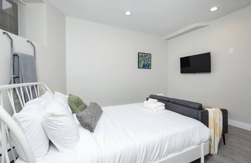 Prudential - St. Botolph Apartment | Spacious Studio Apt | South End