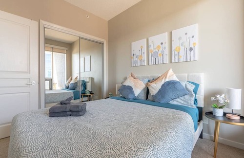 Victoria Park Condo | 5min->Saddledome:Free Parking:Balcony:Smart TV