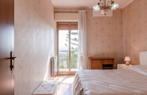 Camastra Bed & Breakfast | Bed and Breakfast "Agrigento Pool and Garden" with Private Pool, Shared Terrace & Wi-Fi