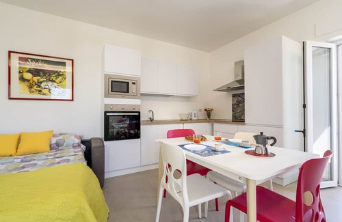 Municipio 4 Apartment | The House of Venus with parking space