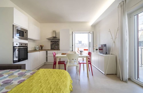 Municipio 4 Apartment | The House of Venus with parking space