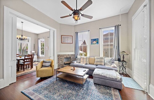 San Jacinto House | Historic Galveston 1900s charmer in prime location