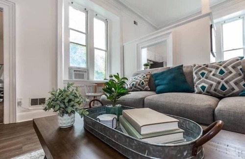 Pittsburgh Apartment | 2 Bedroom 718530 by Houzlet