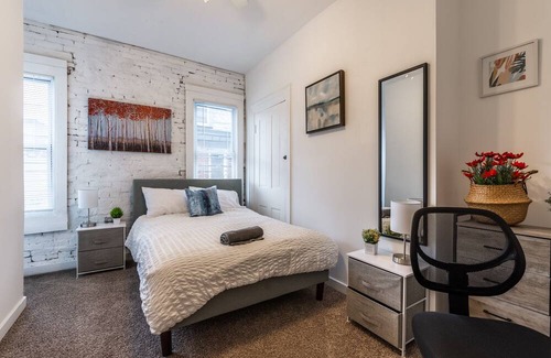 South Side Flats Apartment | 3 Bedroom 717970 by Houzlet