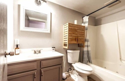 South Side Flats Apartment | 1 Bedroom 718039 by Houzlet