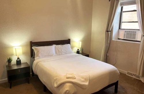 South Side Flats Apartment | 1 Bedroom 718039 by Houzlet