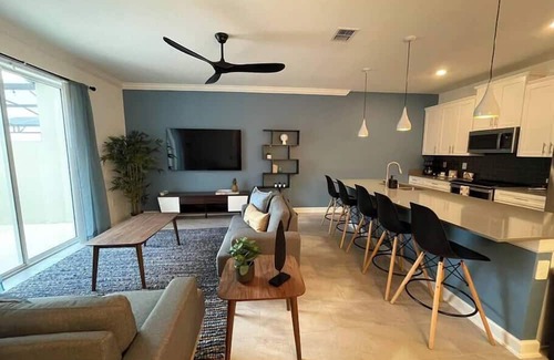 Kissimmee House | SL 4Br walking distance to club
