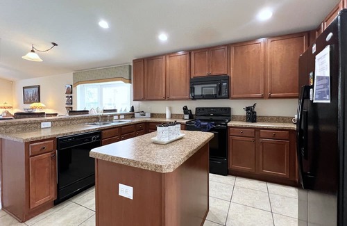Veranda Palms House | Relaxing Pool Hm with Game Room 4Bed 3Bath