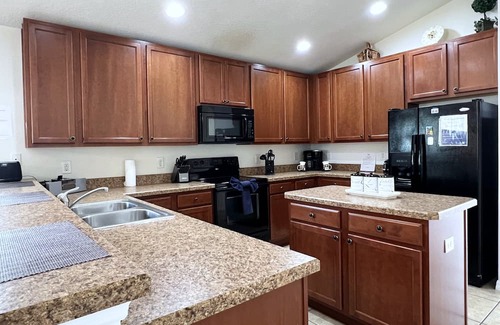 Veranda Palms House | Relaxing Pool Hm with Game Room 4Bed 3Bath