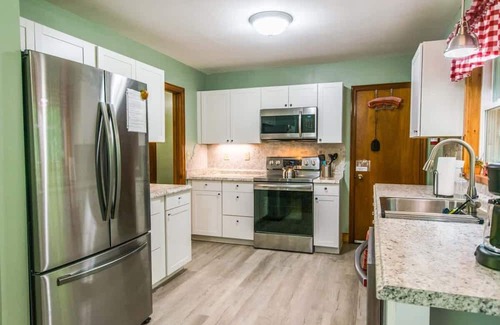 Hendersonville House | The Rock House-Fire pit~$375 Free Activities Daily