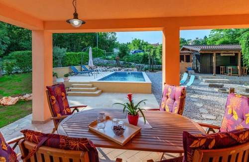 Ripenda Kras Villa | Eine Oase am Meer mit Privatem Pool und Bezauberndem Garten