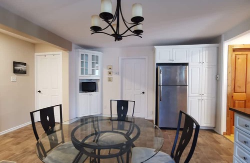 Longueuil House | Cozy Bungalow Longueuil | 3 BR | 6 pers