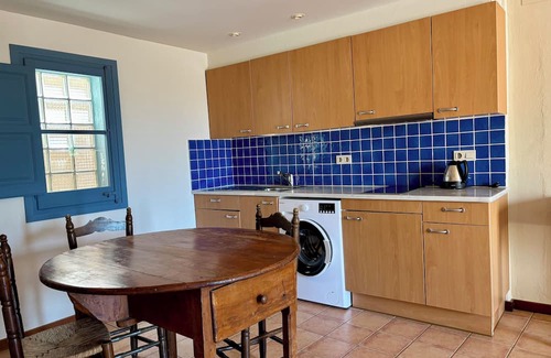 Ullastret Apartment | HOTEL EL FORT DúLLASTRET. Apartment 3: Two bedrooms with terrace.