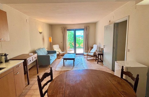 Ullastret Apartment | HOTEL EL FORT DúLLASTRET. Apartment 3: Two bedrooms with terrace.