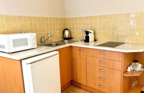 Ullastret Apartment | EL FORT DúLLASTRET, Apartment 2: Standard double room with kitchenette
