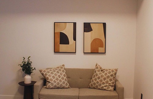 Saint John Apartment | Modern 1–BR Apartment near St. Joseph’s Hospital, Walk to Uptown, AC & Parking