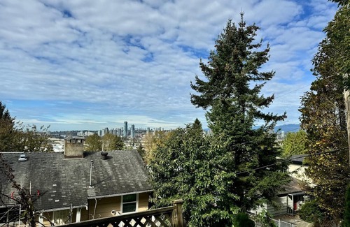 Surrey House | 3 Bed Suite - Best View In Town!