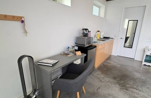 Saanich West Apartment | Burnside Getaway