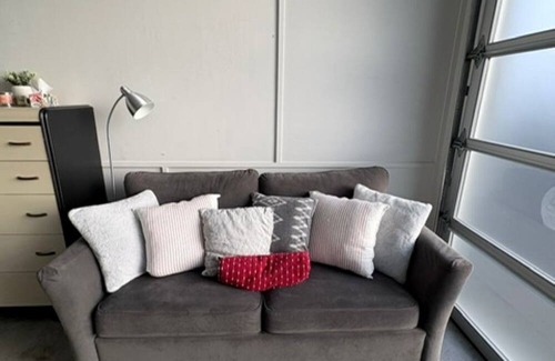 Saanich West Apartment | Burnside Getaway