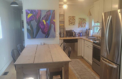 Central Kootenay House | Peaceful Guesthouse On Historic Farm