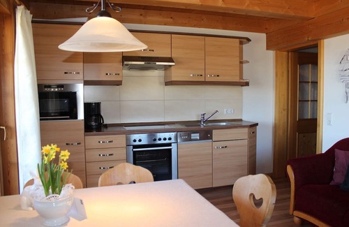 Hinterzarten Apartment | Apartment 'Schauinsland' with Mountain View, Private Terrace and Wi-Fi