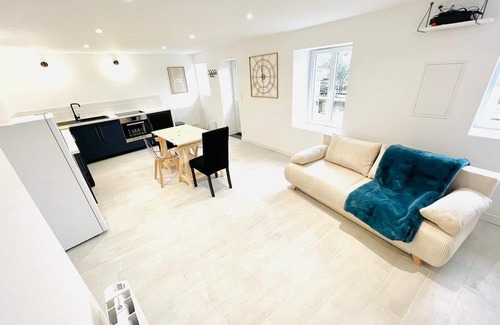 Civaux House | ✨ Quiet renovated house - on the heights of Civaux ✨