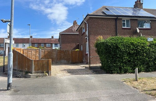 Cosham Apartment | Modern 3-Bed | Home Near QA Hospital | Sleeps 7