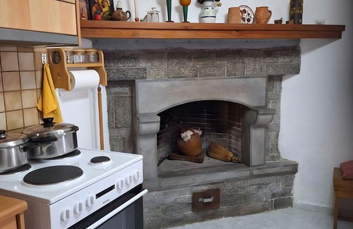Mochos Apartment | Apartment 'Eve's House' with Mountain View, Wi-Fi and Air Conditioning