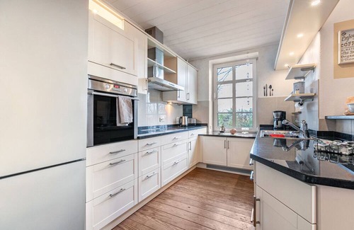Cecilienkoog Apartment | Apartment 'Denkerhof Auszeit' with Shared Garden and Wi-Fi
