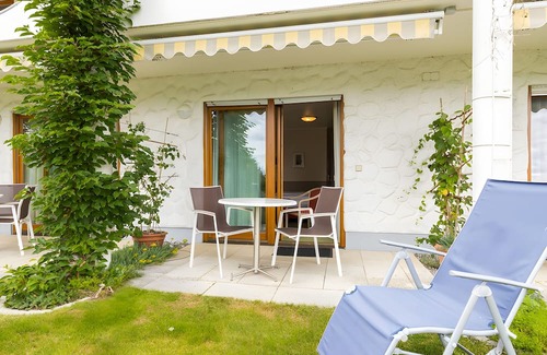 Gailingen Apartment | Room 'Doppelzimmer 3' with Mountain View, Private Terrace and Wi-Fi