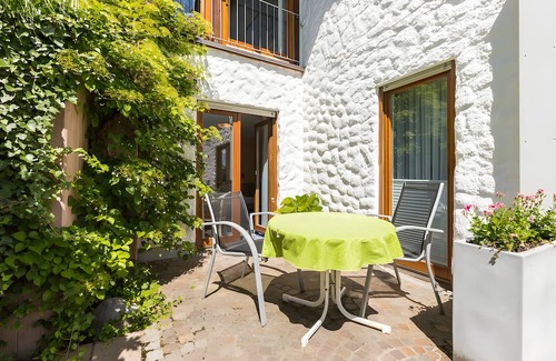 Gailingen Apartment | Room 'Doppelzimmer 7' with Mountain View, Private Terrace and Wi-Fi