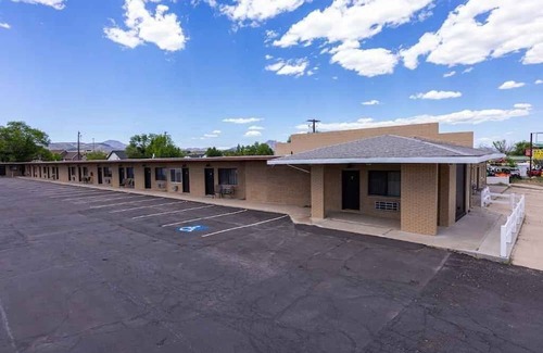 Panguitch Hotel | The Golden Spur Hotel - Double Bed - Western Theme