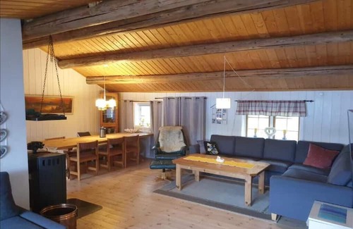 Orkdal Cottage | Authentic Norwegian Cabin with Stunning Lake Views - Cottage with Fishing