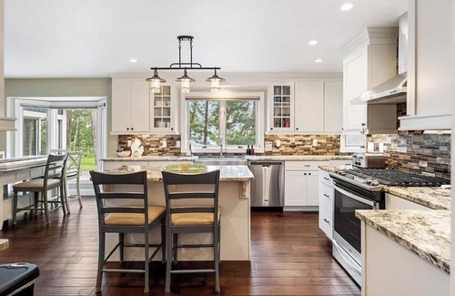 Indian River House | Lakefront 3-bedroom house with AC & Heat on Burt Lake