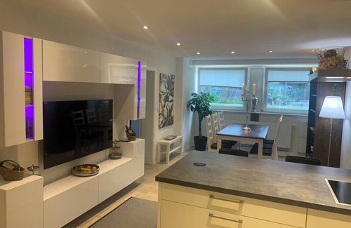 Region Hannover District Condo | Guest apartment in Burgwedel City, for business and family, 6 persons
