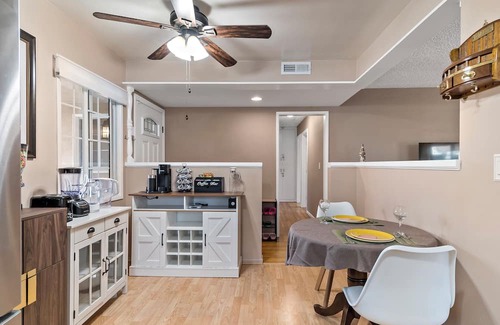 Mayflower Village House | Cozy 3b2b Single house with AC in Monrovia w/backyard patio