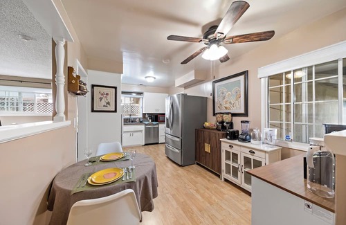 Mayflower Village House | Cozy 3b2b Single house with AC in Monrovia w/backyard patio