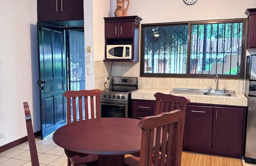 Santa Barbara Condo | Sea Heaven Ground Floor Studio