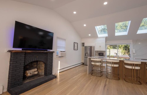 Salem House | Luxury Family Home with Private Yard in Salem- parking included