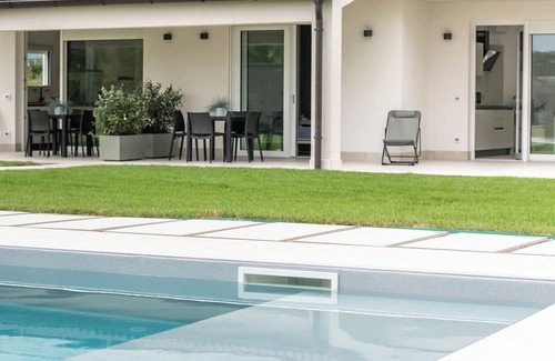 Borgo Milano Apartment | Armonia Suites Terra, new apartment with garden and pool in Verona