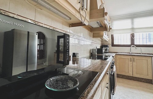 Montefrio Cottage | Large house situated in olive groves with stunning views of the Nevada mountains